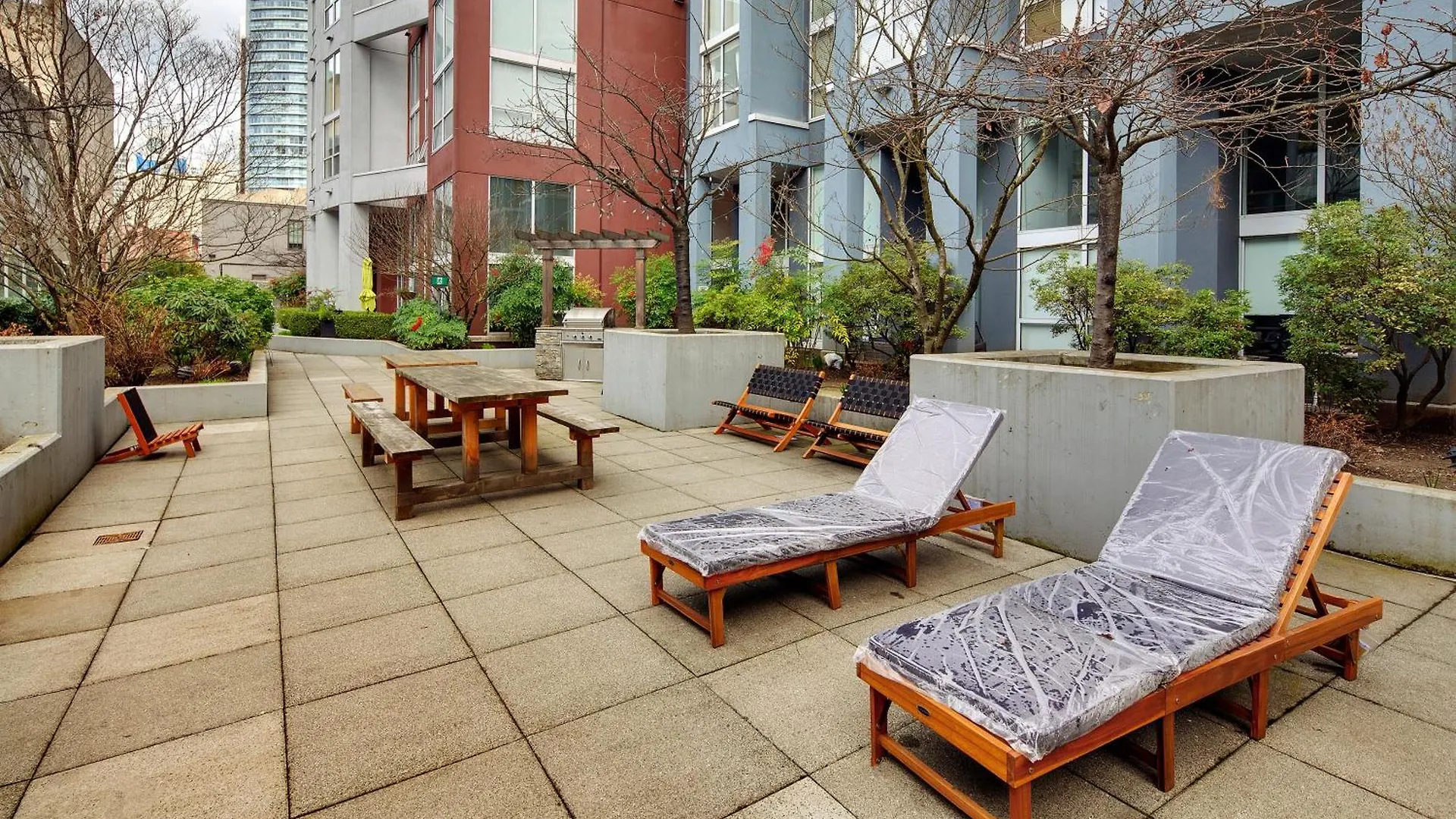 וונקובר Two-Story Loft With A High-Rises View And Rooftop Deck קנדה