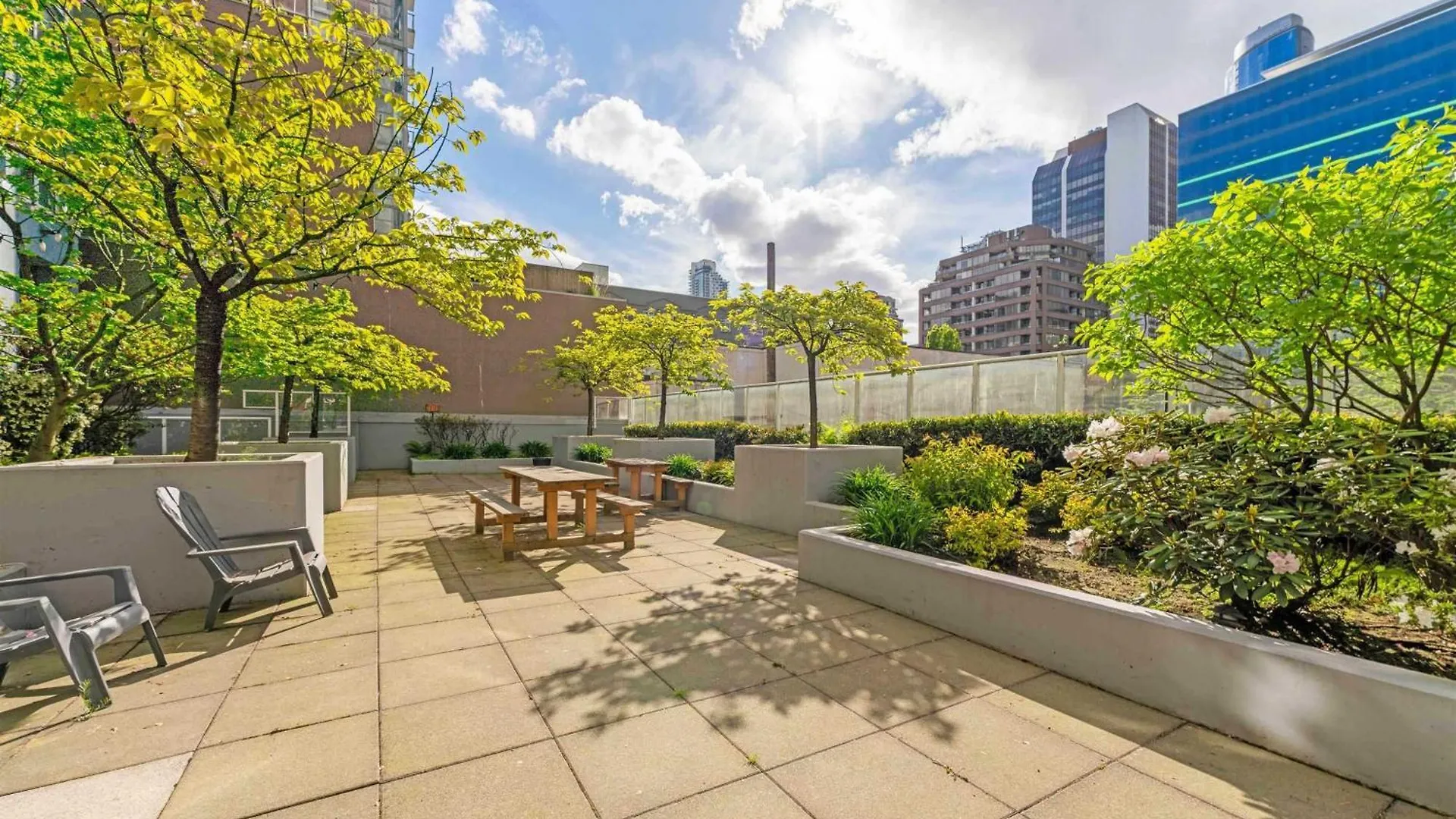 וונקובר Two-Story Loft With A High-Rises View And Rooftop Deck 0*,  קנדה