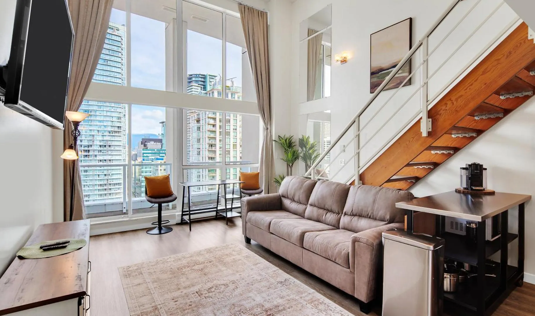 וונקובר Two-Story Loft With A High-Rises View And Rooftop Deck דירה