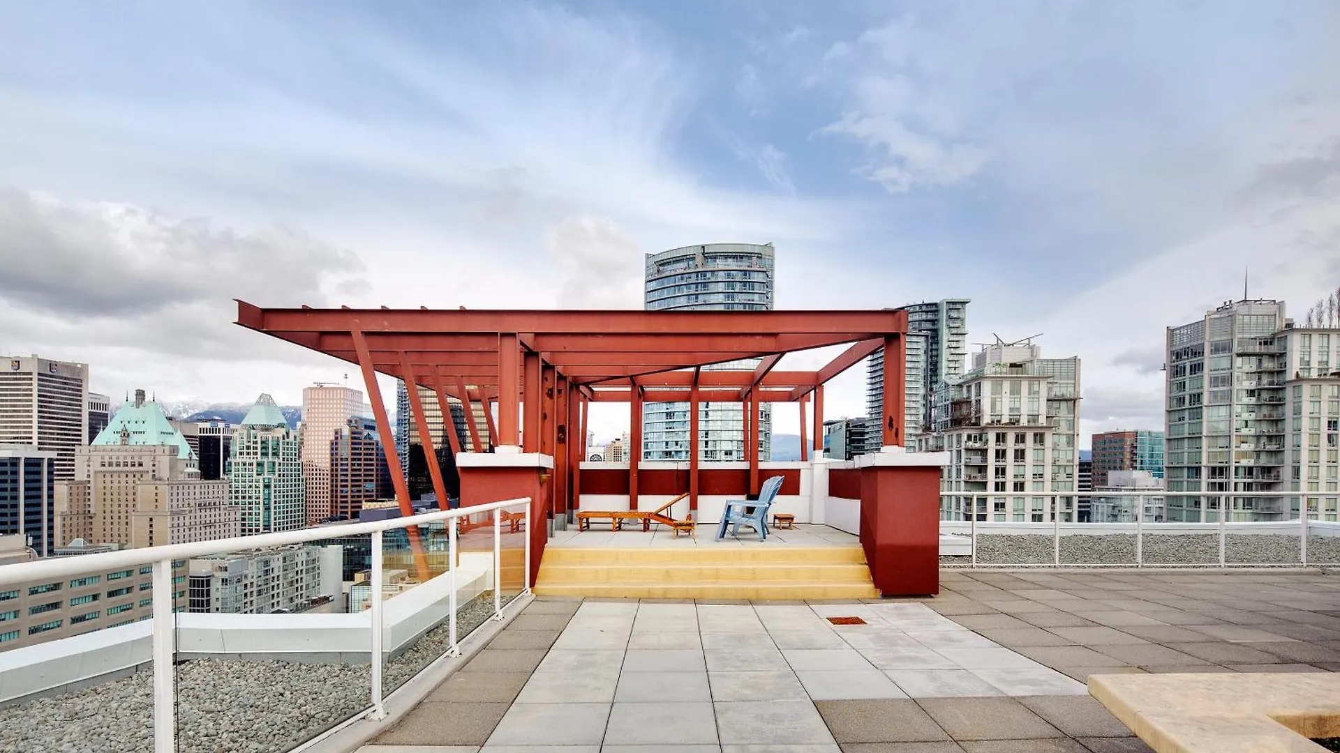 Apartment Two-Story Loft With A High-Rises View And Rooftop Deck Vancouver