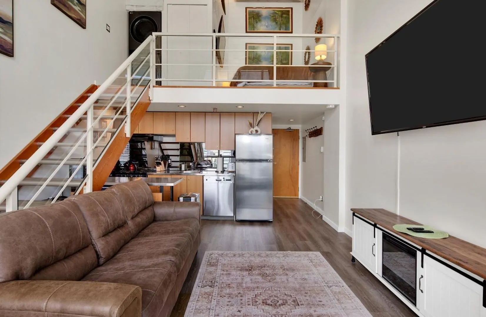 Two-Story Loft With A High-Rises View And Rooftop Deck Vancouver Canada